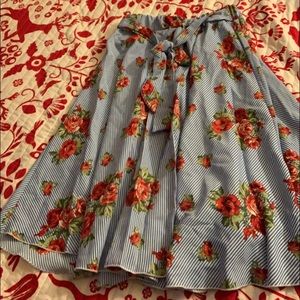 Flowery skirt size large